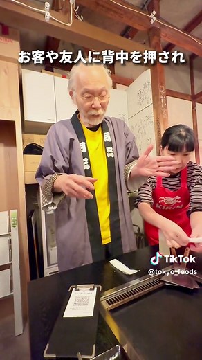 東京の月島もんじゃ駄菓子屋での美味しい体験