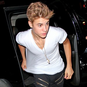 Justin Bieber Surprises Fans With a "Boyfriend" Sing-Along