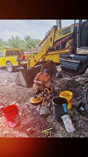 full repair and service #jcbbackhoeloader #repair #rebuild #mechanic #mechaniclife #heavymachines