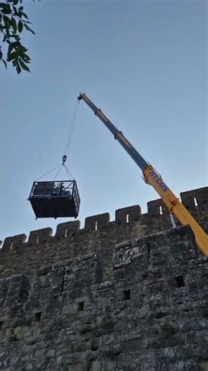 Load INTO a castle?! No worries.....🏰. #Airbourne #Castle #LoadIn #RoadCrew