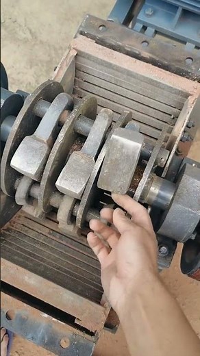 Hammer crushers, also known as hammer mills, have a simple working principle and many advantages