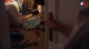 [#BougerPlus] C'est la #rentrée et vous tentez de faire bouger vos ados mais rien à faire ils préfèrent rester sur leur téléphone ? ➡️ Ne vous découragez pas le site #MangerBouger propose des astuces et conseils pratiques pour continuer à les encourager 👟 🏃🏃‍♀️ 👉 https://www.mangerbouger.fr/encourager-les-ados-a-bouger-plus | Santé publique France