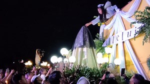 What is Salubong? Salubong or Tagalog for "Encounter", is a traditional Filipino devotion that reenacts the encounter of the risen Christ with his Mother. In Philippine communities, on Easter Sunday (Dawn), the faithful carry the statues of the risen Christ and the Blessed Mother through town in two separate processions.The men of the community, in a procession of joyful celebration, accompany the statue of Christ; the women of the community, in a somber procession of mourning, accompany the ima