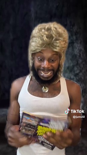 “It puts the lotion on it skin” 🧴🤣🍿🎥 #joedirt