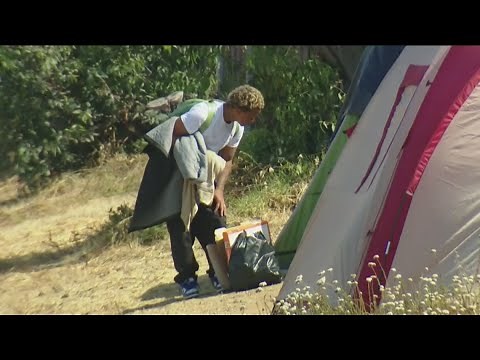 Trump signs executive order addressing homelessness, removing people from streets