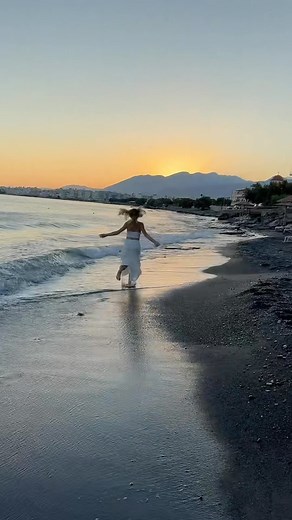 lea on Instagram: "Das Meer sieht immer die glücklichste Version von mir🎀"