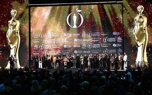 Altın Portakal’da Muhittin Böcek’le dayanışma ve Bilge Şen’in konuşması öne çıktı