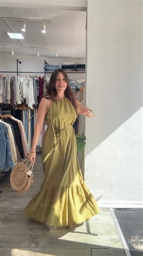 Ya tenes tu outfit para hoy? Acá amamos el lino… ✨🌊🐚🥝 #Greca #ropadeverano #verano2025 #vestidosdeverano #outfitverano