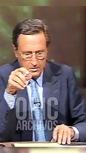 Historia Argentina Restaurada | 📺 ¿ESTAMOS EN EL AIRE? 😅🇦🇷 En este archivo inolvidable de Hora Clave, con Mariano Grondona al frente 🎙️, el entonces presidente Fernando... | Instagram