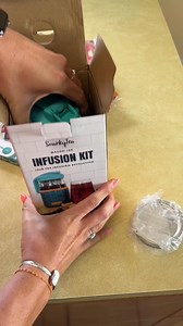 Hungover? In this economy? Never.👎🙅‍♀️ If you’re in your ✨mocktail era✨ we’ve got a simple way to level-up your flavor game.🍒🍑 Our delicious cold brew iced teas are the perfect mixer; and our Chill Mason Jar Kit makes it so much fun to create in your kitchen. Made with real fruit & botanicals, less than 1g sugar, and zero artificial sweeteners.🫖🍓 Whether you’re making a sophisticated citrusy sipper for friends, or a simple berry-forward brew, our kits make it easy to craft the perfect mock