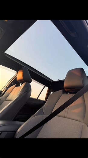 2022 Toyota Corolla Cross - Pearl Z Leather Package The perfect blend of style, comfort, and performance! ✔️ 18" Alloy Wheels ✔️ Leather Seats ✔️ Modisita Aro Kit ✔️ Only 29,000 km ✔️ Auction Grade: 4.5 Ready to hit the road in Dhaka! 📍 Visit us:KA 96/1, Kuril Bishwa Road, Progoti Sarani 📞 Call/WhatsApp: 01770-336242 Get yours today! #CrownImports #CorollaCross #Toyota #LuxuryOnWheels #DhakaCars #CarForSale | Crown Imports