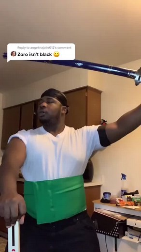 #stitch with @thatguyeazy__ let’s go #hooligan #noshaveyear #AirPodsJUMP #tattooeddad #tattoo #onepiece #anime #cosplay #strawhats #zoroisblacktoday