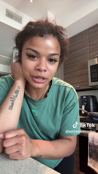 Engaging Kitchen Demonstration with Expert Tips