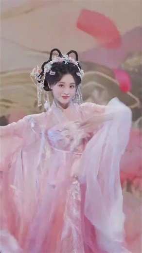 Rediscover Your Beauty: Lizhan's Spring Festival Gala Extravaganza