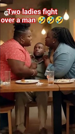 Two ladies fighting over a man in a restaurant 😅🤣🤣