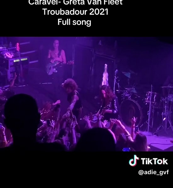 Since I just saw mirador there I was going through my old vids and soooo many iconic photos are in this video omg. It’s time to post it after almost .. 4 years😩 Enjoy! #gvf #gretavanfleet #troubadour #concert #losangeles #strangehorizons #2021 #caravel #thebattleatgardensgate