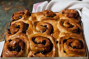 Traditional Chelsea Buns Made Easy