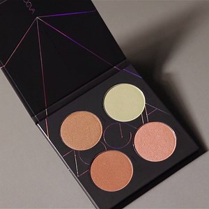 Summer shine. Featuring a selection of luminous highlighting shades, our glowing Summer Strobe Spectrum Palette delivers a flattering, sun-kissed radiance. | ZOEVA