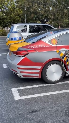 One of the coolest cars I’ve ever seen #starwarsnerd #starwarsfan #starwars #starwarsday #StarWarsDay #StarWarsJediSurvivor #starwarscosplay #starwarslegion #starwarsfans #ChooseFun #cars #disney #marvel #universalstudios #movies #crazy | Star Wars Fans