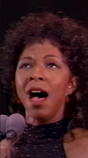 Natalie Cole - Bridge Over Troubled Water (a cappella)
