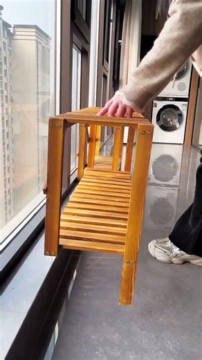 Narrow windowsills can't hold large flower pots