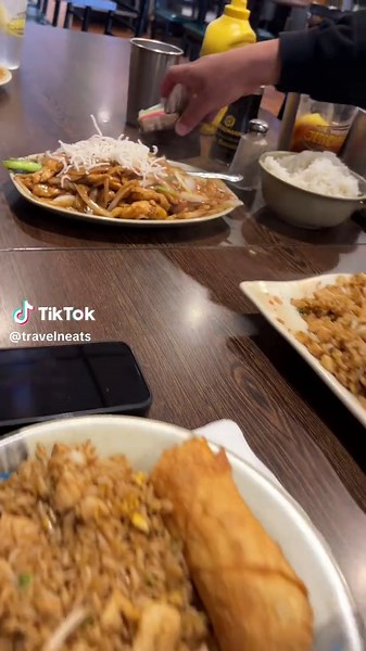 Looking for some good Chicago Chinese food? Visit Jess Cafe on Belmont Ave! The food is fresh, big portions and spot on with the flavor. Highly recommended 😋 . #chicagofood #chicagochinesefood #chicagodinner #datenightideas #foodiesoftiktok