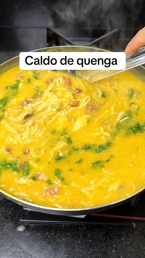 3.1M views · 21K reactions | Ingredientes 600g de peito de frango 600g de mandioca 1 cenoura pequena 1/2 cebola 1 colher de sopa de sal 1 colher de sopa de manteiga 300g de bacon 1/2 calabresa Milho verde 2 dentes de alho 1/2 cebola Páprica picante a gosto Pimenta do reino a gosto Cheiro verde a gosto Modo de preparo: no vídeo #receitafacil #caldo #festajunina #culinaria #caldodequenga | Ecos de luz | Facebook