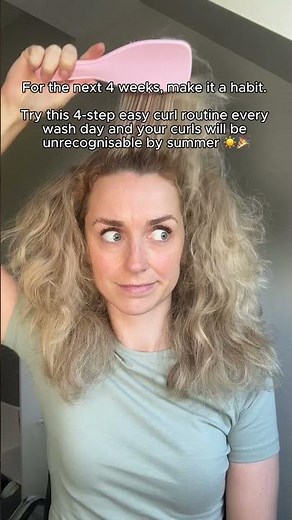How to Start a Simple Curl Routine for Hydrated, Frizz-Free, Defined Curls