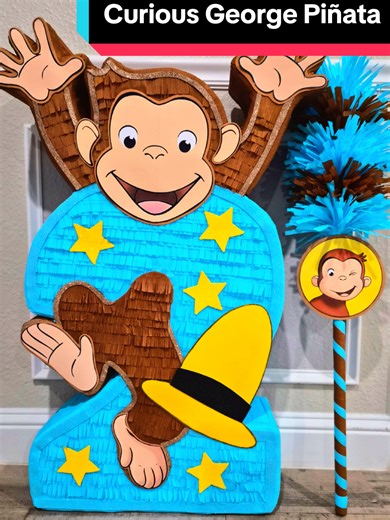 ¡La piñata perfecta para un cumpleaños lleno de diversión! 🐒💙 Hecha con mucho amor y detalles ✨ ¿A quién más le encanta Curious George ? 😍 Hacemos todo tipo de piñatas personalizadas! Estamos en Houston Tx 🇺🇸 WhatsApp en Bio ☺️ #piñataspersonalizadas #fyp #curiousgeorge #kidsbirthdayparty #2ndbirthday