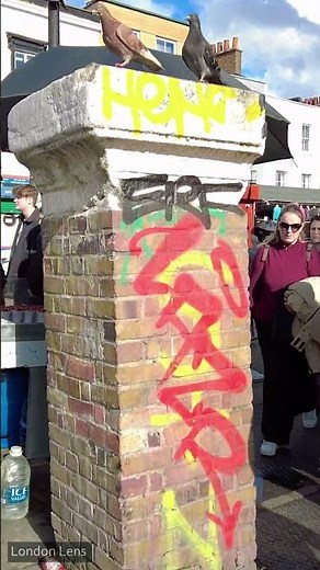 Camden Town/ Shopping & food at Camden Market Walking Tour, London England Short 57.