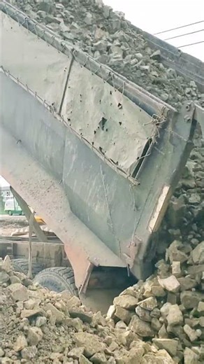 Amazing Dump Truck (1066) Skillful Drivers #shorts #dumptruck #truckingadventure