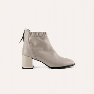 With #Migato, make every step count! Would you do it in a grey or black block heel bootie? Benefit from 30% to 50% off now! #MigatoStyle https://www.migato.com/en/storepickup !اختلفي بطلتكِ وكوني محور الأنظار | MIGATO
