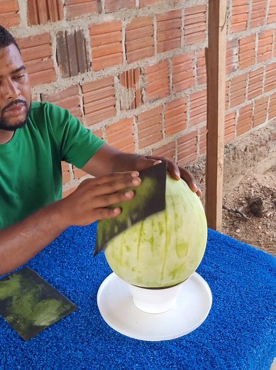 Testando a Bola de Melancia que Pula!