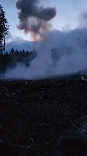 120 grams Antimony trisulfide/ potassium chlorate/sulfur /flash powder on a 3 inch shell.