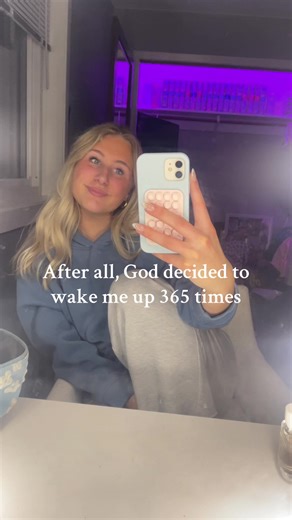 Exploring the Prague Cabaret Scene and Harlowe Builds