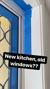 New kitchen, old windows? Change them up with black satin dulux spray paint 彩 | Houz Kitchens | Facebook