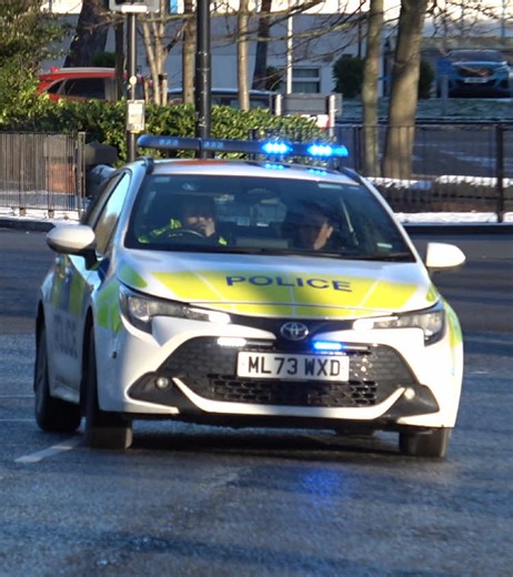#northumbriapolice Toyota Corolla IRV ( Incident response vehicle ) responding to a mp3 confirmed house fire - Sony AX43 - #999 #foryoupage #viral #police