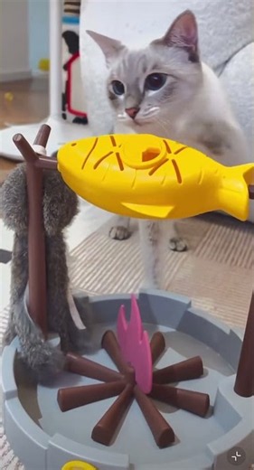 Cute Campfire Grill Fish Cat Treat Toy | Slow Feeder Puzzle for Indoor Cats