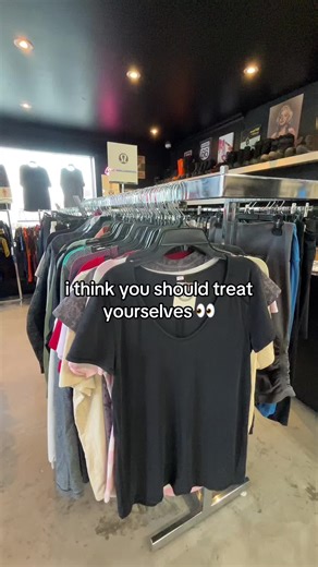 & if your going to, Threadz is the place to treat yourself at 😉🧡 #threadz #thrifting #shopping #fyp #dartmouth