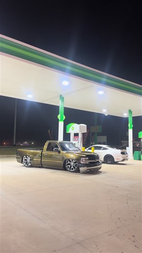 Exploring Lowered Trucks: The Art of Bagged Builds