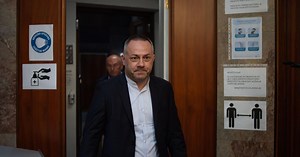 Bešič Loredan: Pogodbe s proizvajalci cepiv bi morali v tem primeru prekiniti