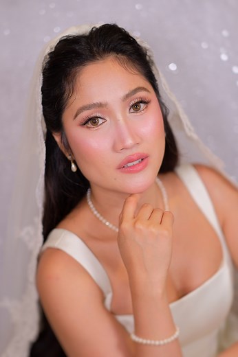 Beautiful glowing Bride fafaffyizreal Makeup | @beamae.mua Hair |...