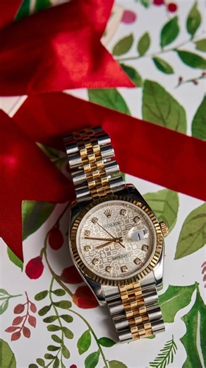 Chronostore on Instagram: "Happy Holidays and Happy New Year everyone!✨ #happyholidays, #happynewyear, #holidayseason, #christmasvibes, #chronostore"