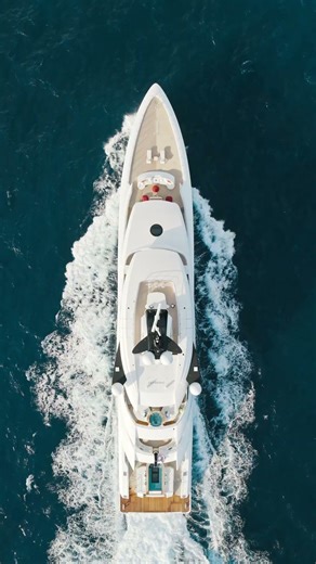 Luxury Super Yachts - CRN Amor à Vida - A glittering presence in the Caribbean sun - Ferretti Group