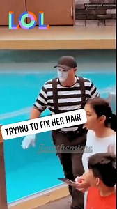 Tomthemime fixing her hair #facebookreels #seaworldmime #tomthemime #reels #viral #funnyreelsvideo | Tomthemime
