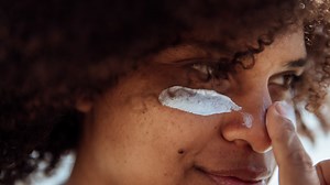 Expiration dates, ideal SPF, storage and more: Dermatologists shares the sunscreen tips you might not have known