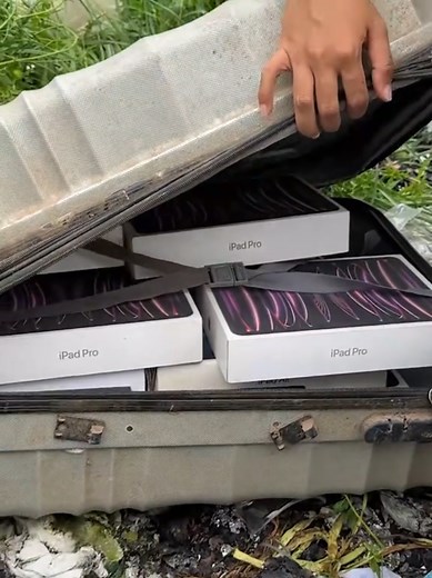 😍Very Great!! Found a lot of New iPad Pro _ iPad Air Boxes and Many Phones on the Rubbish #ipad #ipadpro #found #foryourpage #iphone