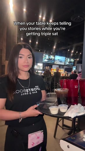 Like pls I need to greet this table 😭 #server #serverlife #serverproblems #fyp #servertiktok