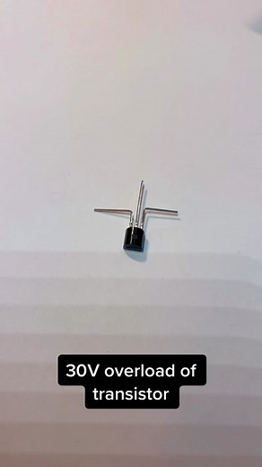 Overload of electronic component TRANSISTOR with 30V #arduino #electronics #electrician #foryou