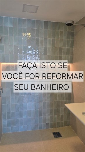 Arq. Carol Diez on Instagram: "DICA BOA É DICA COMPARTILHADA Se você for reformar seu banheiro e puder, faça isto: 1- coloque os misturadores bem na entrada do Box 2 - coloque o chuveiro no sentido oposto aos misturadores Dessa forma, quando você for abrir a água, você não vai molhar seu braço e vai poder esperar a água esquentar sem sentir frio! Opcional: luz no nicho do shampoo dá uma luz indireta gostosa para tomar um banho relaxante. Compartilha essa dica com quem vai reformar seu banheiro e